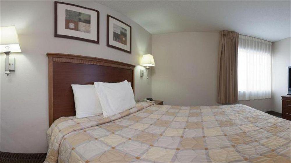 แคนเดิ้ลวูด สวีท ฟอร์ตเวย์น-นอร์ทเวสต์ Hotel ฟอร์ตเวน ภายนอก รูปภาพ